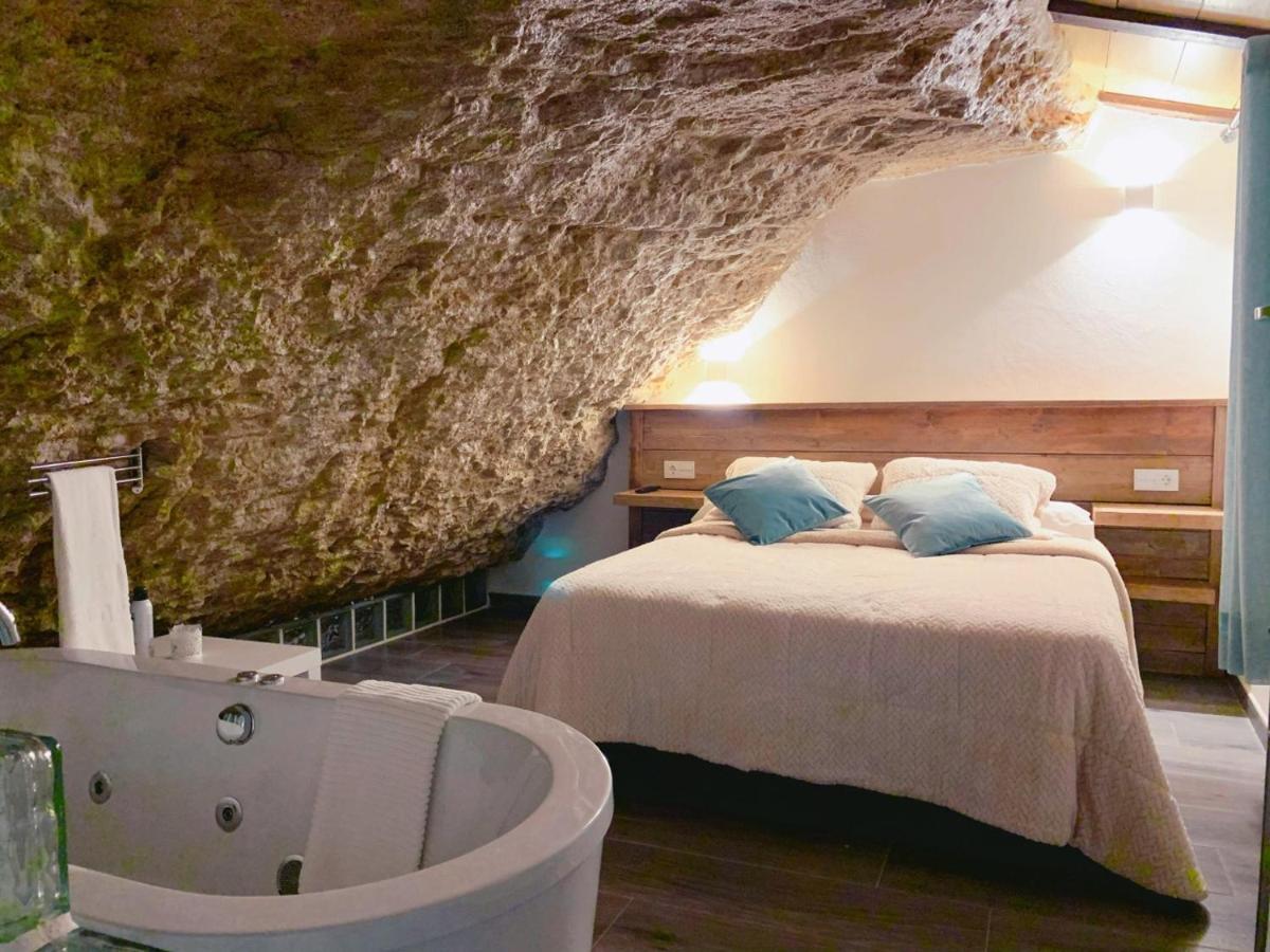 Apartamentos3Cuevas Setenil De Las Bodegas Bagian luar foto